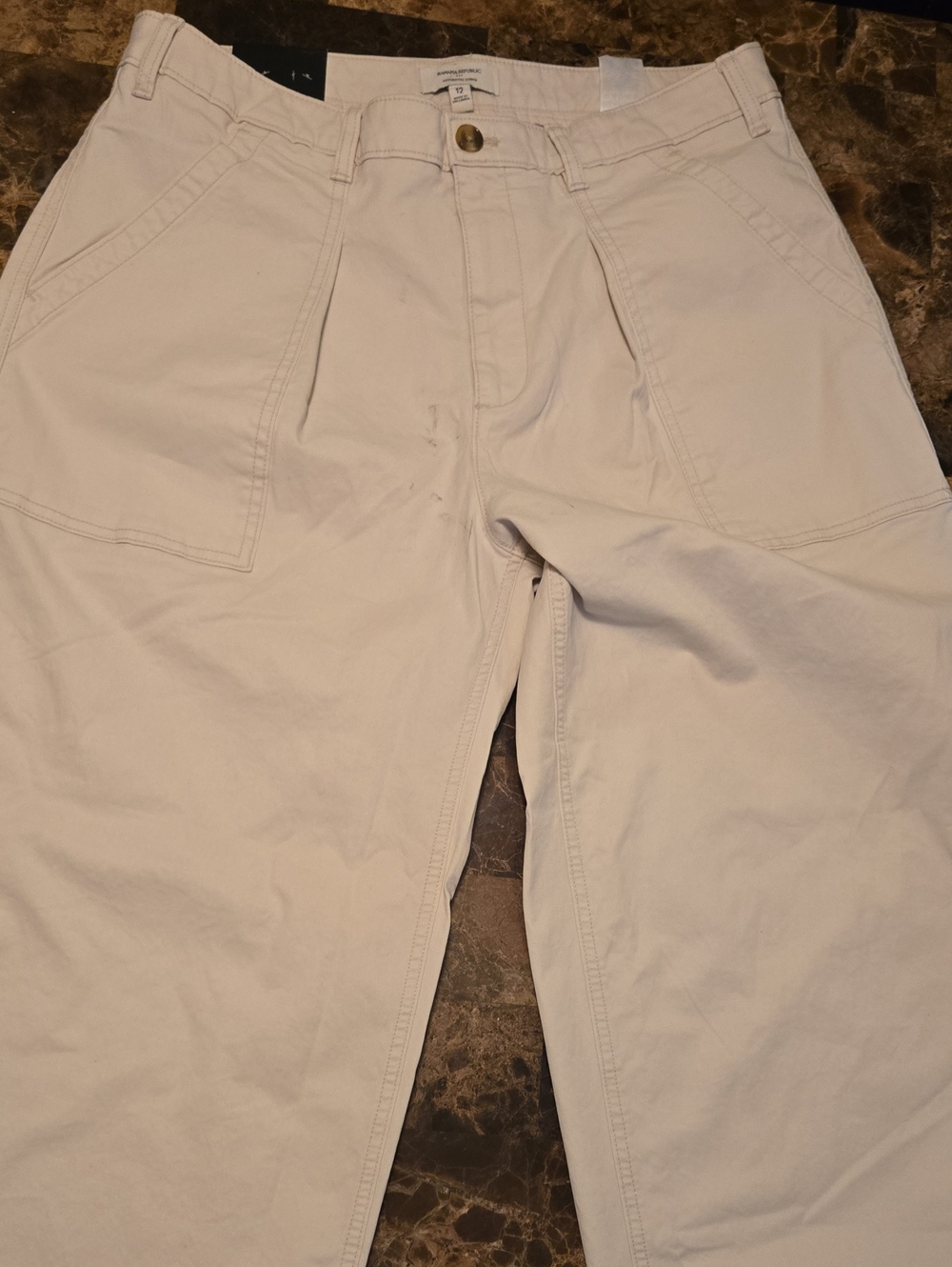 NWT Banana Republic Barrel Pant. Authentic Chino Mid Rise Crop Length Size 12